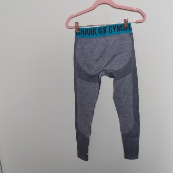 Gymshark Gray and Blue Colorblock Flex Cropped Athletic Leggings Size Small - Picture 4 of 13